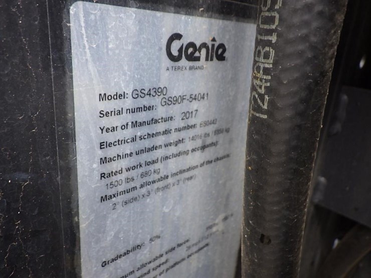 2017-genie-gs-4390-scissor-lift-image-30