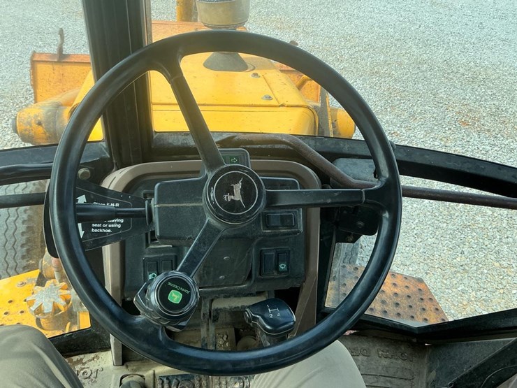 john-deere-310d-image-18