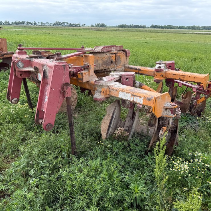 #45294 • W&A Manufacturin Tandem Levee Plow