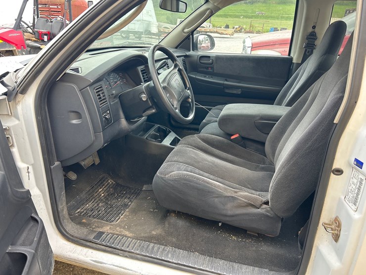 2004-dodge-dakota-image-8