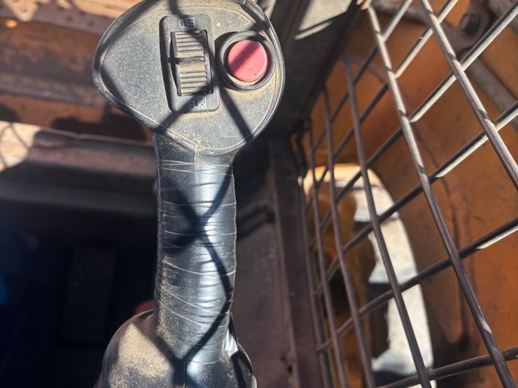 2011-case-sr220-image-36