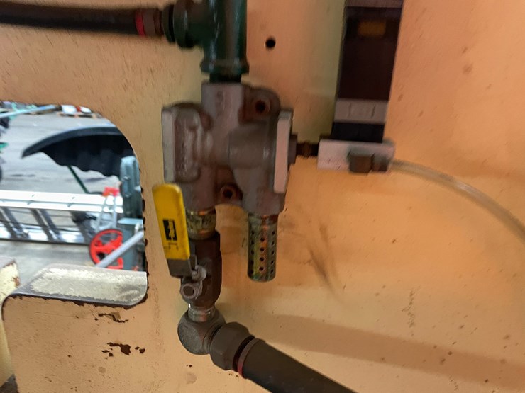 #2509-•-norlok-clincher-machine-(columbia-heights,-mn)-image-13