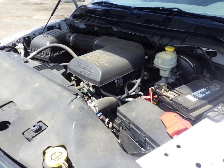 2014-dodge-1500-image-10