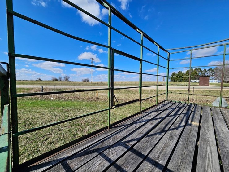 #535-•-8'x16'-bale-wagon-image-12