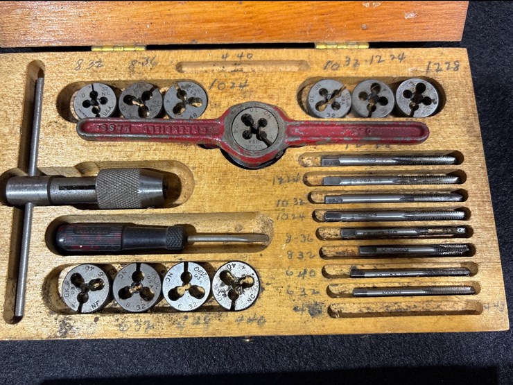 #735-•-set-of-tap-and-dies-image-2