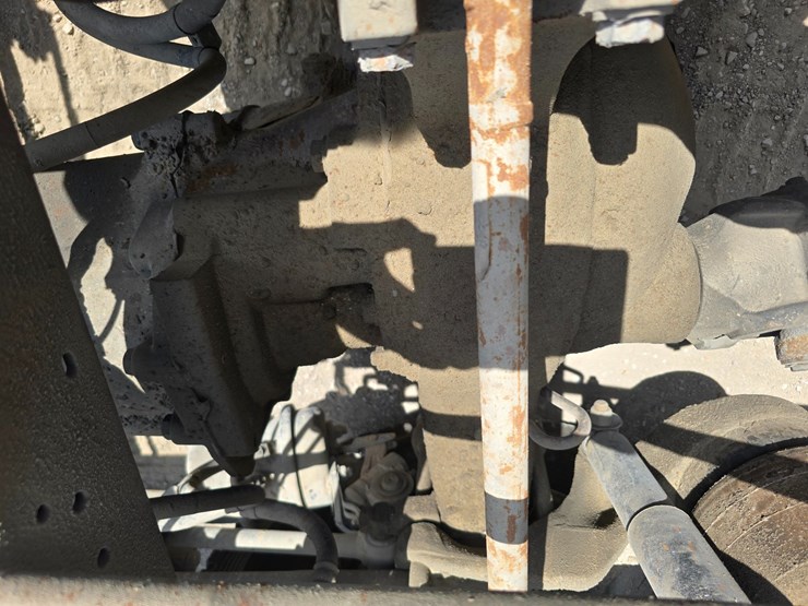 2017-peterbilt-348-image-80