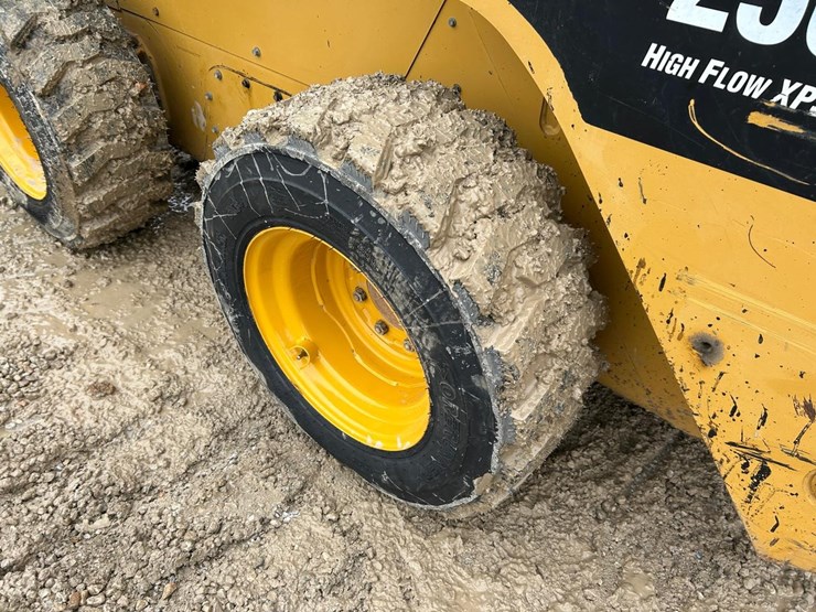 caterpillar-256c-image-15