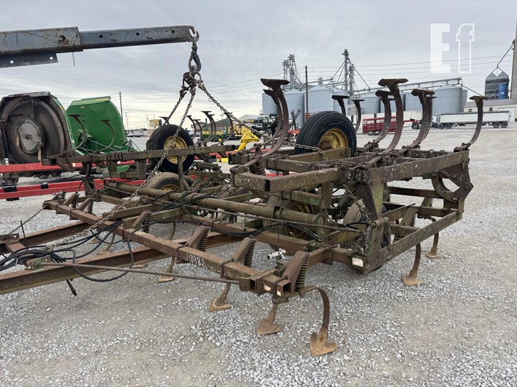 john-deere-1010-image-10