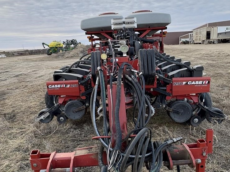 2012-case-ih-1250-image-2