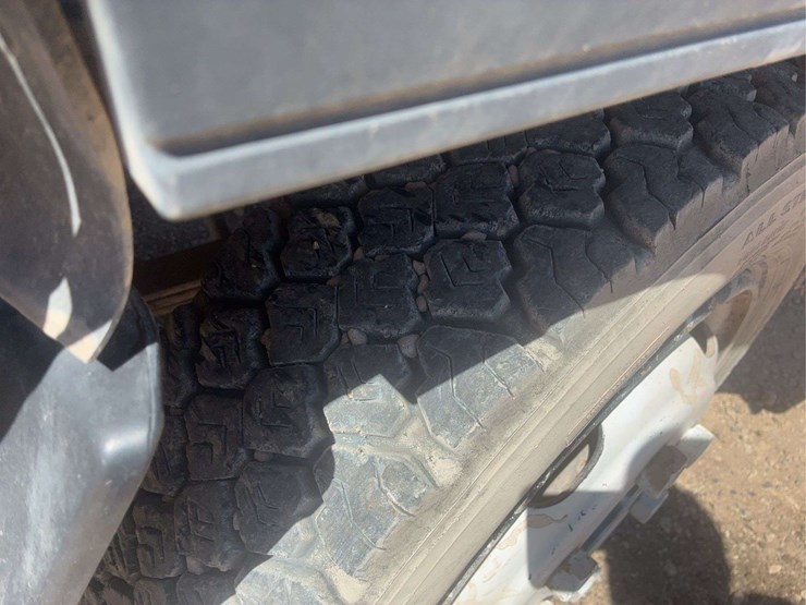 2006-isuzu-nqr-image-32