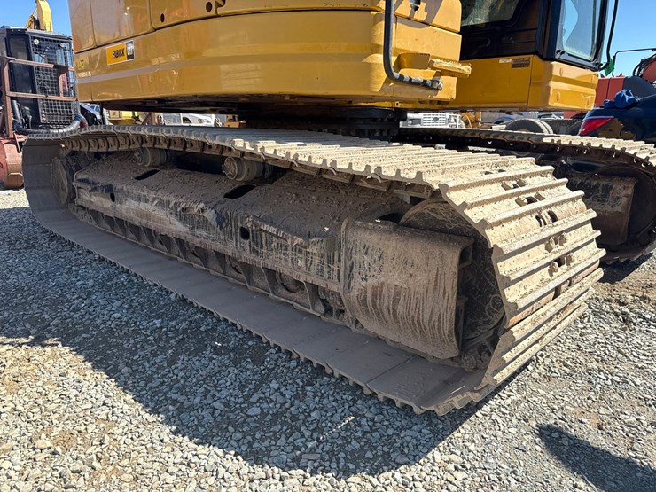 caterpillar-325-image-78