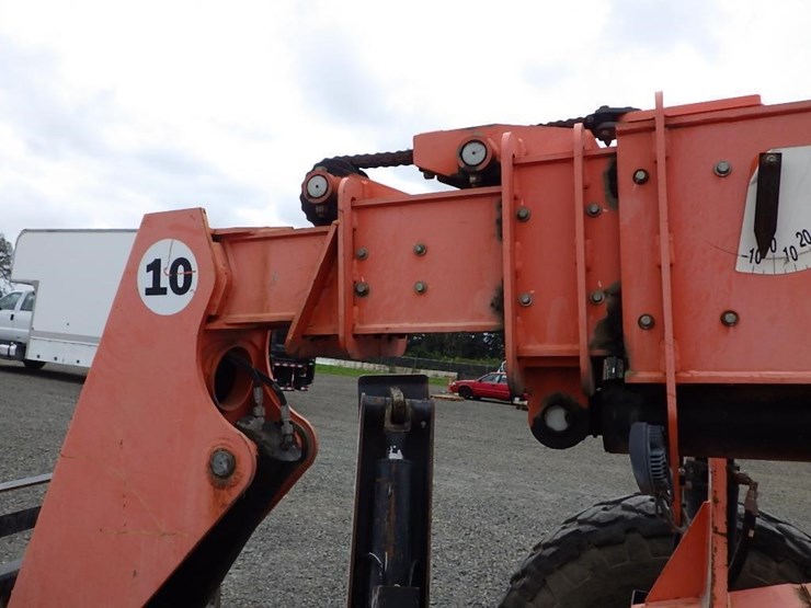 2011-jlg-10054-telescopic-reach-lift-image-28