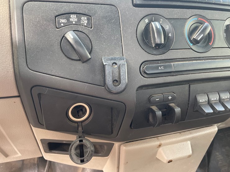 2010-ford-f250-xl-image-31