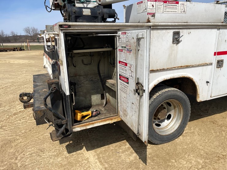 2011-ford-f550-image-25