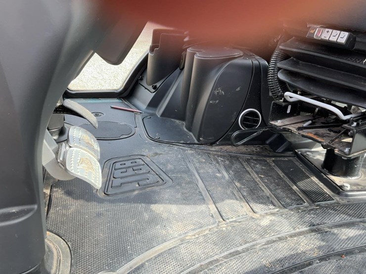 2023-jcb-3cx-image-11