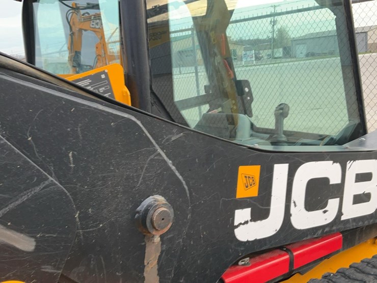 2022-jcb-215t-image-31