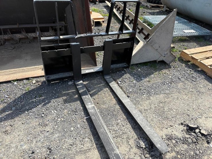 john-deere-4200-image-1