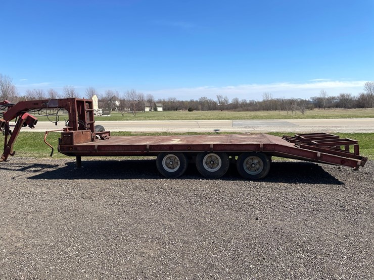 #3097-•-schuster-20'-triaxle-gooseneck-trailer-(has-wi-title)-image-6