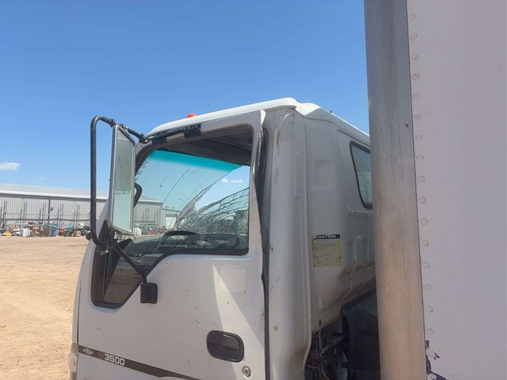 2006-isuzu-nqr-image-6