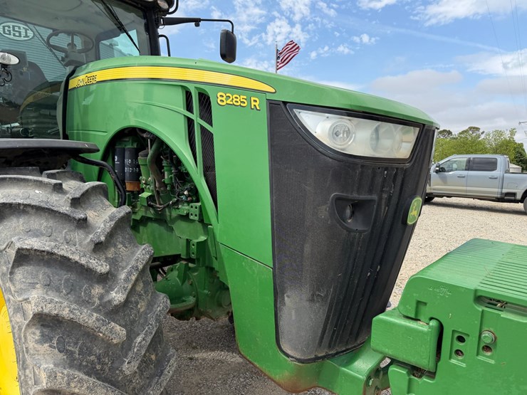 2012-john-deere-8285r-image-36