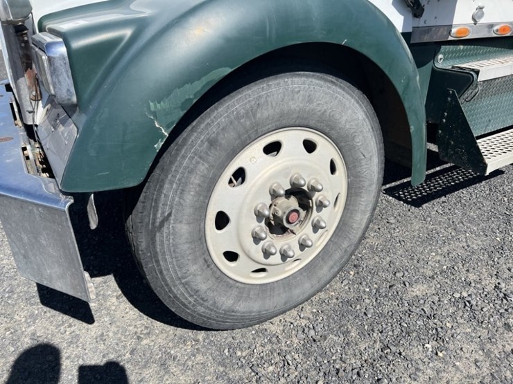 2002-kenworth-w900-image-9