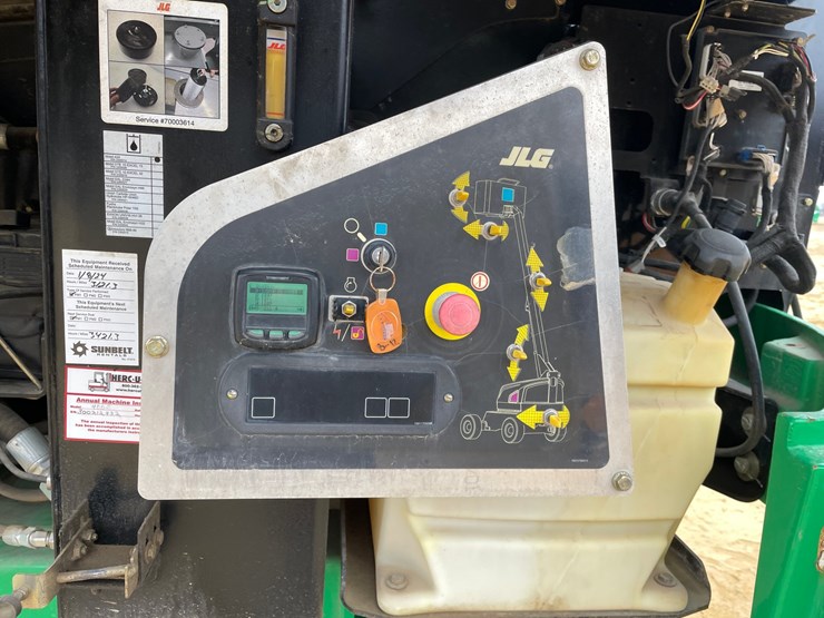 2016-jlg-400s-image-63