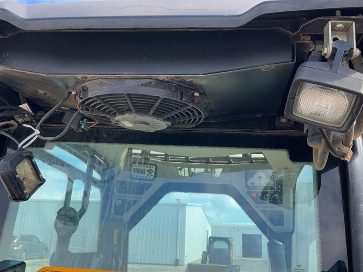 2021-jcb-215t-image-40