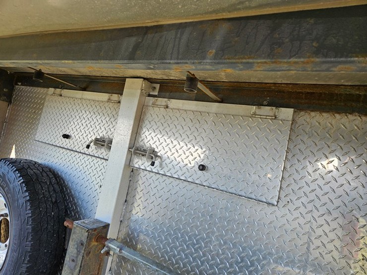 #522-•-2021-travelong-ls-mt-livestock-trailer-image-17