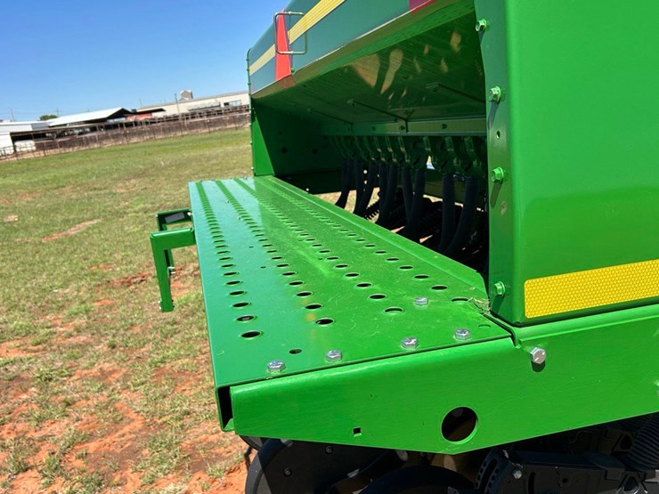 2022-john-deere-455-image-17