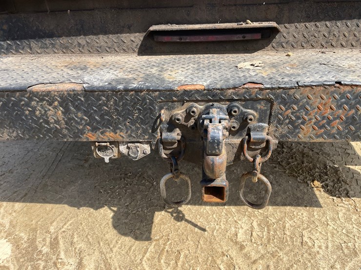 2011-ford-f550-image-27