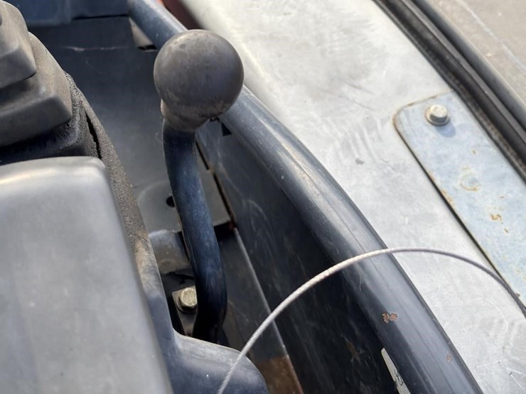 2006-deere-27d-image-26