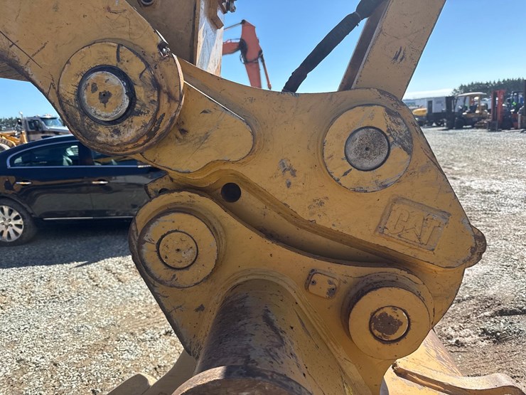 caterpillar-325-image-14