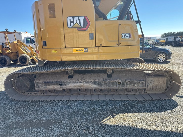 caterpillar-325-image-79