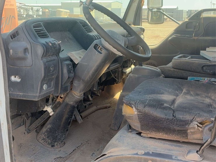 2006-chevrolet-w3500-image-24