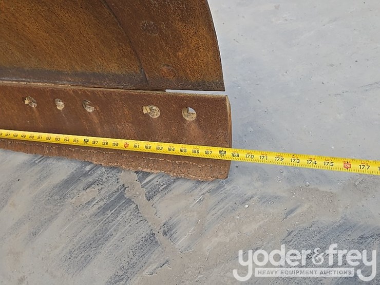 2019-deere-670g-image-29