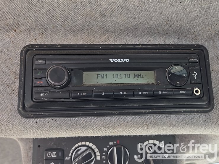 2021-volvo-l90h-image-130