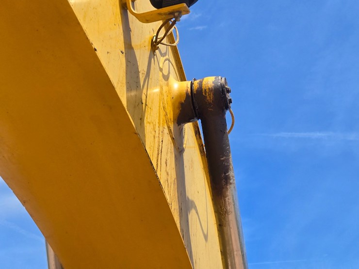 2003-caterpillar-320c-image-91