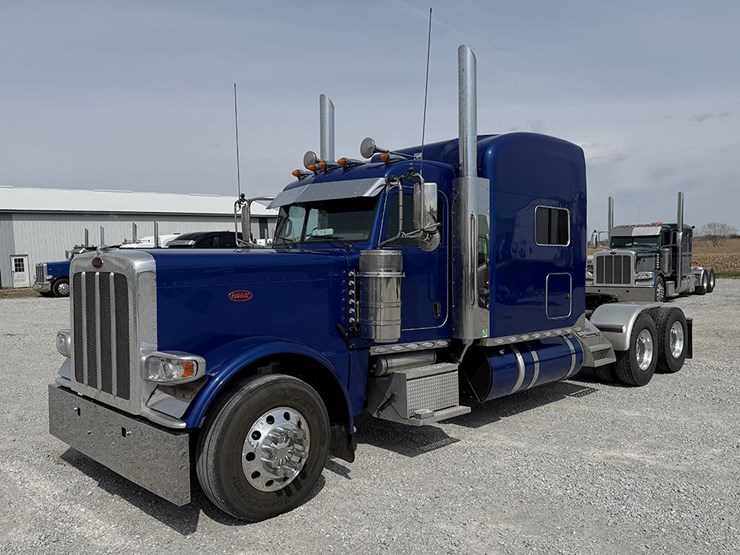 2024-peterbilt-389-image-1