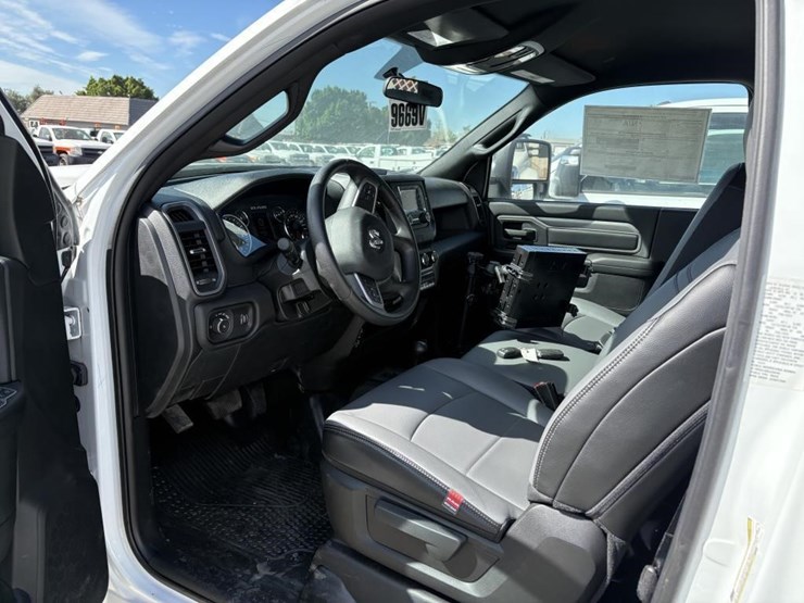 2024-dodge-2500-image-19