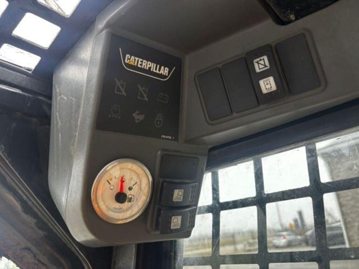 2009-caterpillar-232b2-image-28