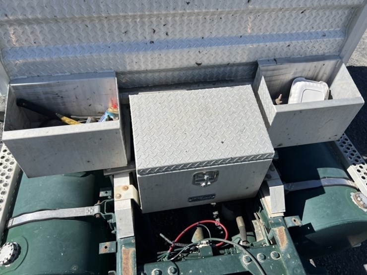 2002-kenworth-w900-image-17