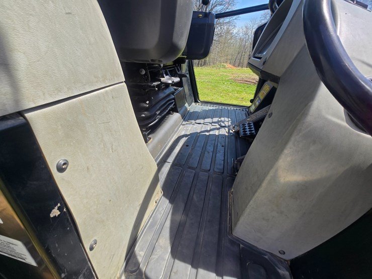 2014-caterpillar-953d-image-48