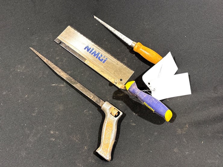 #700-•-lot-of-various-saws-image-1