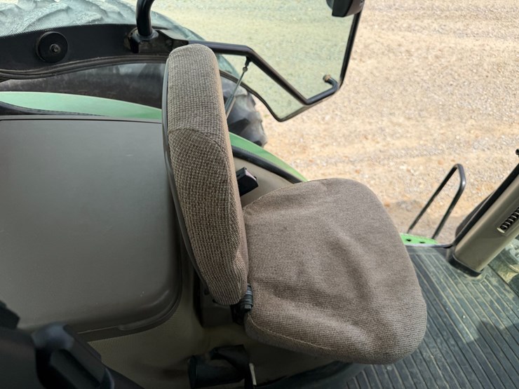 2010-john-deere-8270r-image-71