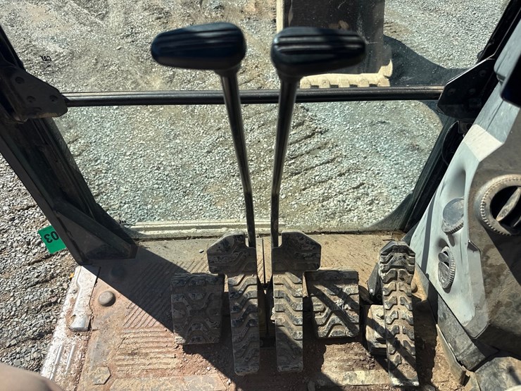 caterpillar-325-image-64