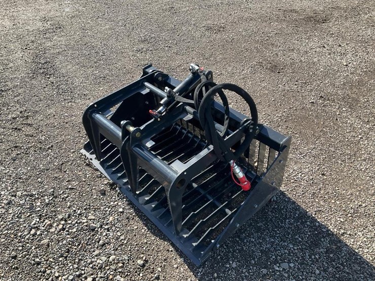 #1396-•-unused-landhonor-mini-skid-steer-grapple-bucket-image-1