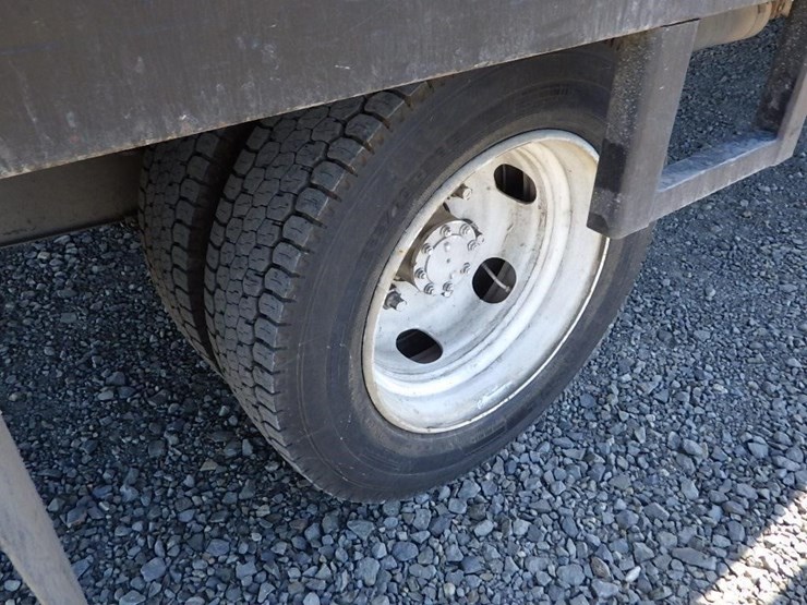 2004-isuzu-nqr-image-16