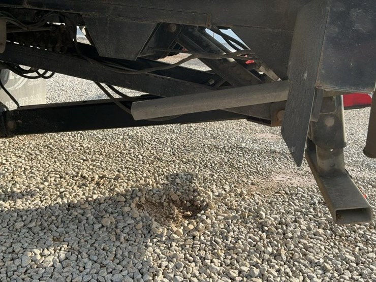 2021-peterbilt-337-image-50