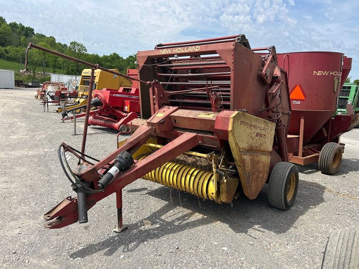 new-holland-847-image-1