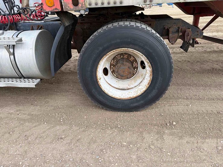 1990-kenworth-t400-image-13